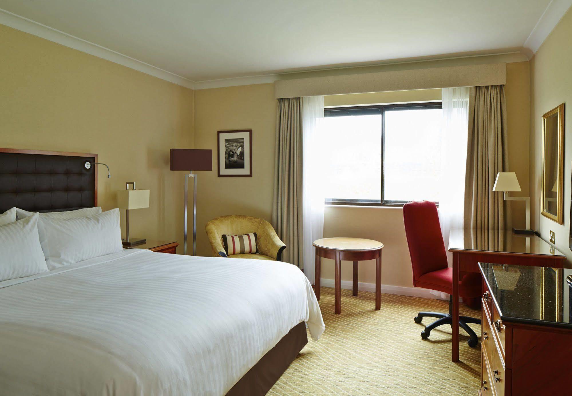 Portsmouth Marriott Hotel Bagian luar foto